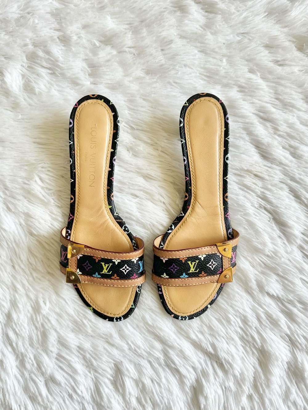 Vintage Louis Vuitton monogram kitten heels - Picture 2 of 8